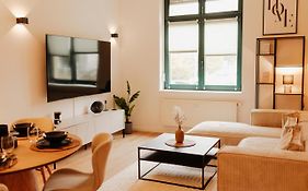 Design Apartment Stadtfeld-Ost Mit Netflix & 2 Schlafzimmern